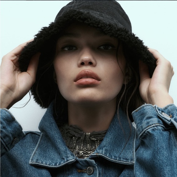 ZARA NWT FLEECE BUCKET HAT - Picture 2 of 4
